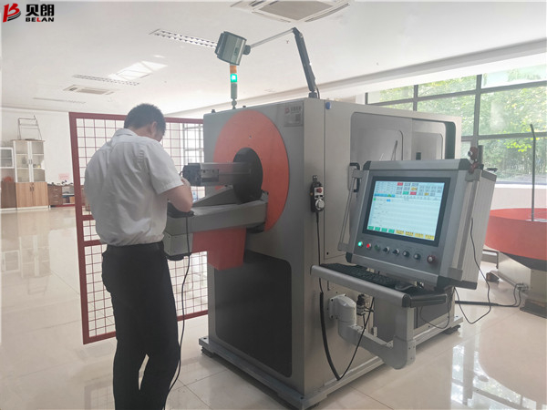 贝朗技术工程师打样现场 贝朗技术工程师打样现场