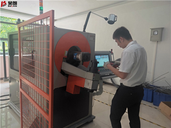 贝朗技术工程师打样现场 贝朗技术工程师打样现场